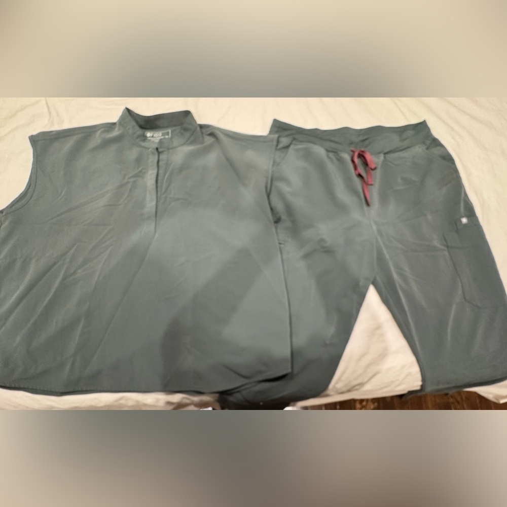 Figs Scrubs Top and Bottom, Color Bonsai, Size XXL